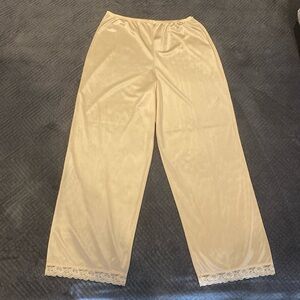 Vanity fair under pants skirt slip size 7